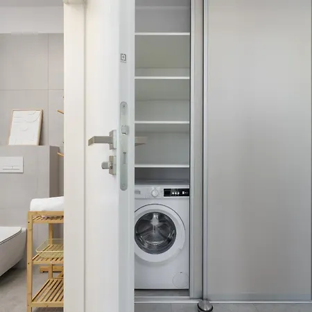 Stylowy Z Dwiema Sypialniami Balkonem I Parkingiem By Renters * 카토비체