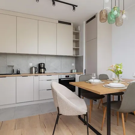 Stylowy Z Dwiema Sypialniami Balkonem I Parkingiem By Renters Apartman *