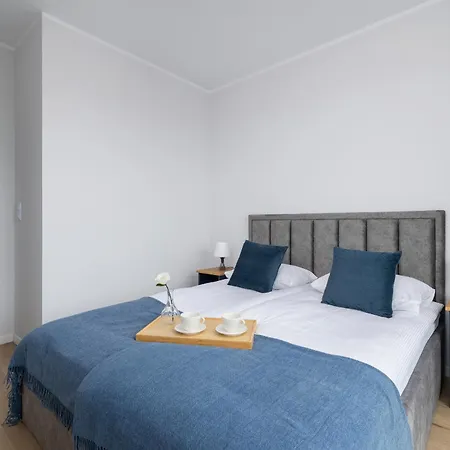 Stylowy Z Dwiema Sypialniami Balkonem I Parkingiem By Renters *