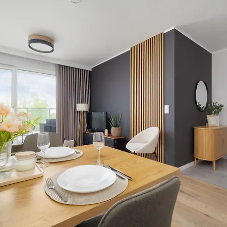 Stylowy Z Dwiema Sypialniami Balkonem I Parkingiem By Renters Apartman