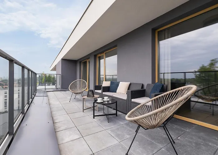 Stylowy Z Dwiema Sypialniami Balkonem I Parkingiem By Renters