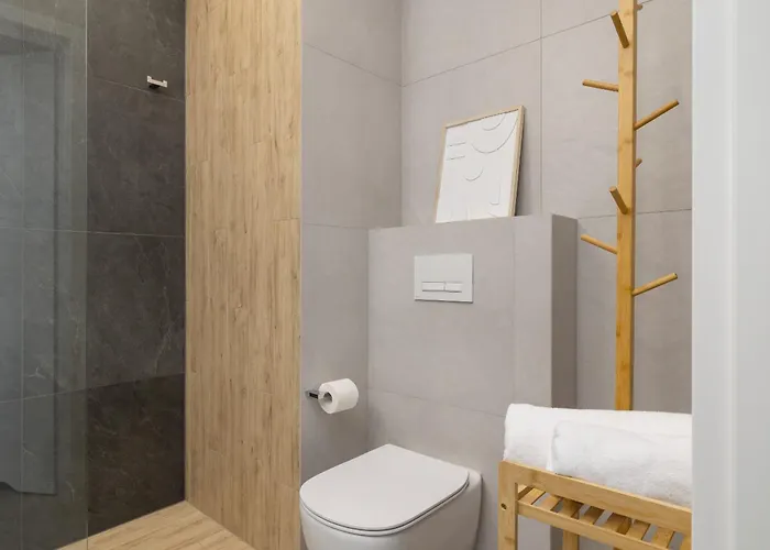 Stylowy Z Dwiema Sypialniami Balkonem I Parkingiem By Renters Katowice