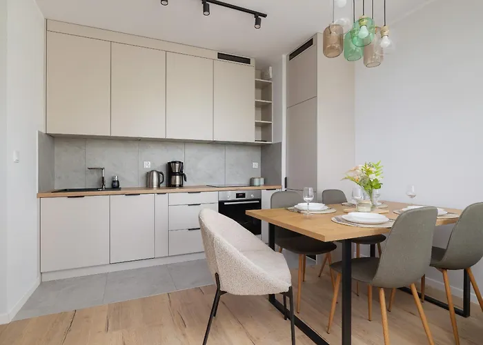 Stylowy Z Dwiema Sypialniami Balkonem I Parkingiem By Renters דירה *