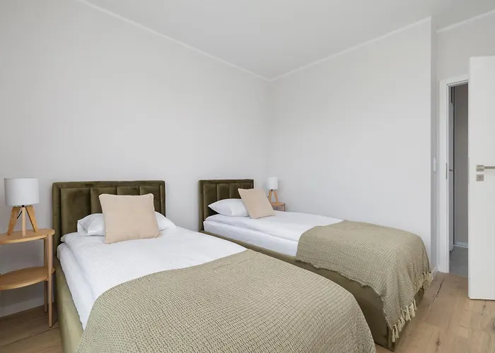 Stylowy Z Dwiema Sypialniami Balkonem I Parkingiem By Renters Apartamento Katowice