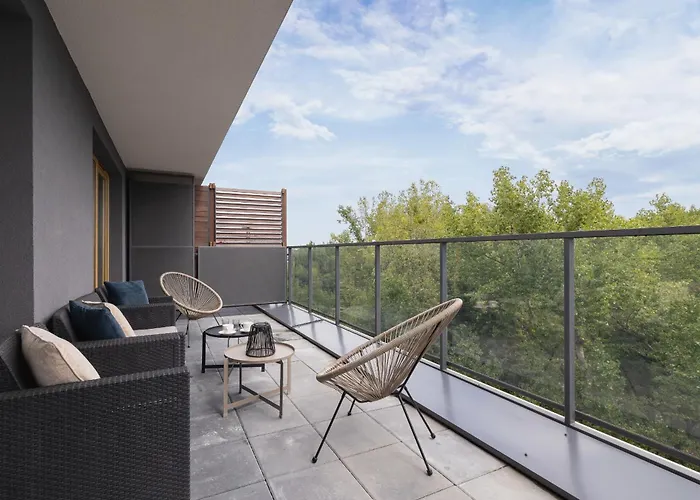 Stylowy Z Dwiema Sypialniami Balkonem I Parkingiem By Renters Apartamento Katowice